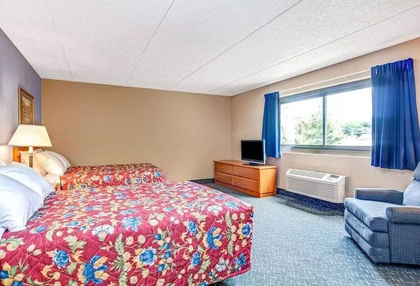 Hotel Super 8 By Wyndham Mahwah