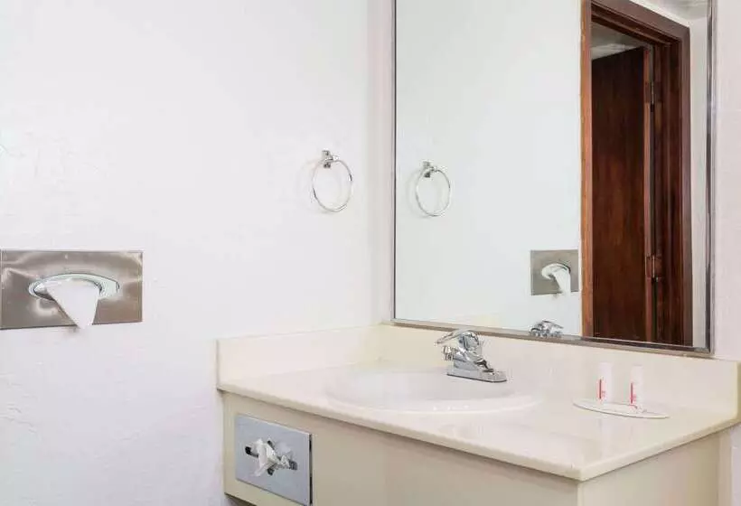 酒店 Super 8 By Wyndham Wendover