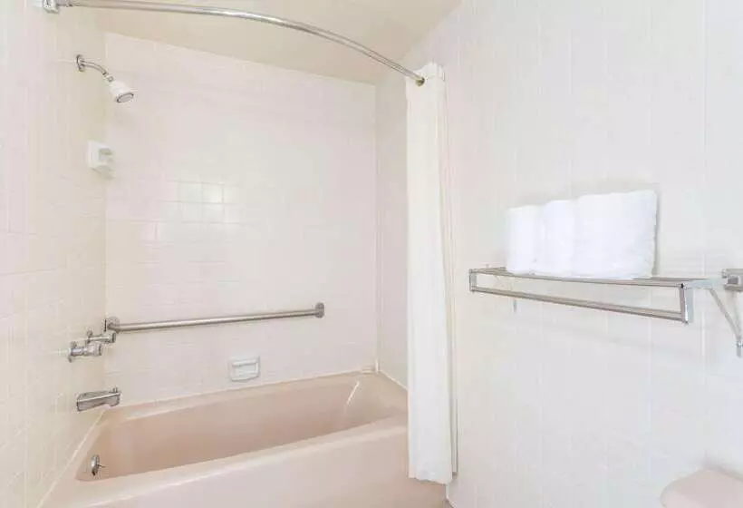 酒店 Super 8 By Wyndham Wendover