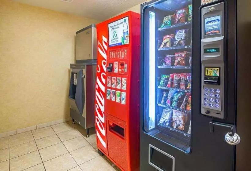 Отель Travelodge By Wyndham Rapid City/black Hills