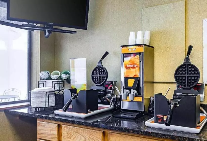 Отель Travelodge By Wyndham Rapid City/black Hills