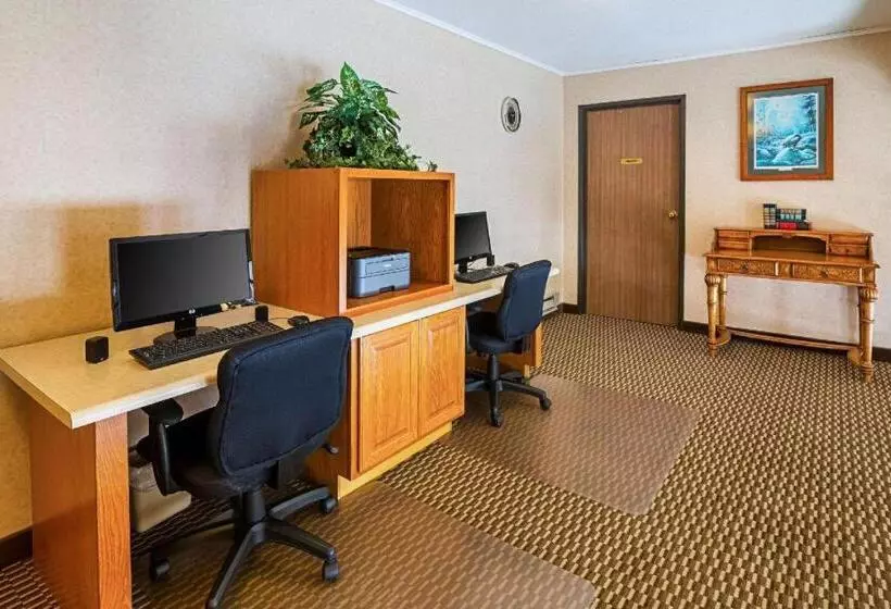 Отель Travelodge By Wyndham Rapid City/black Hills