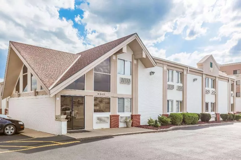 מוטל Super 8 By Wyndham Wichita Airport West Kellogg