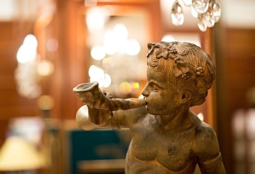 هتل Art Nouveau Palace