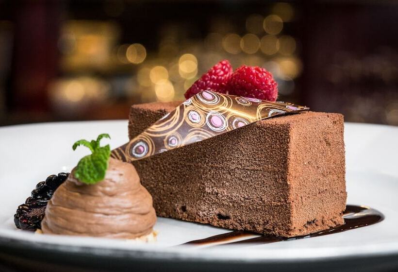 هتل Art Nouveau Palace