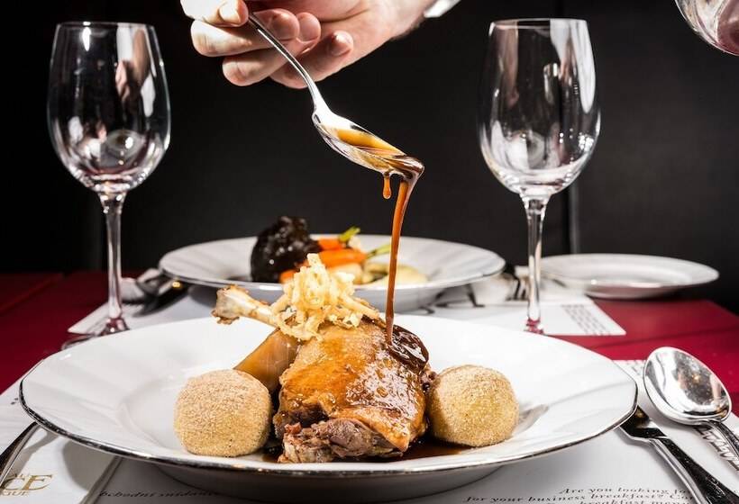 هتل Art Nouveau Palace