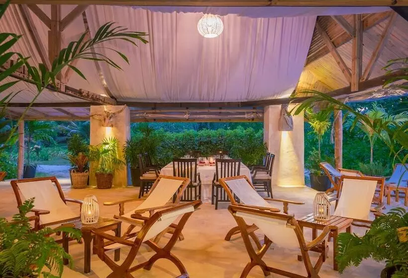 هتل Denis Private Island Seychelles