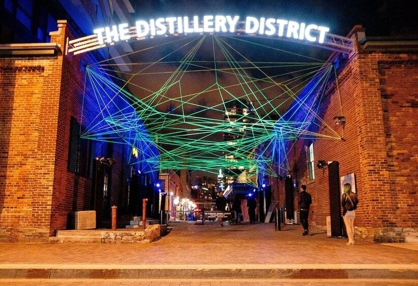 Hotel Holiday Inn Express Toronto Downtown, An Ihg