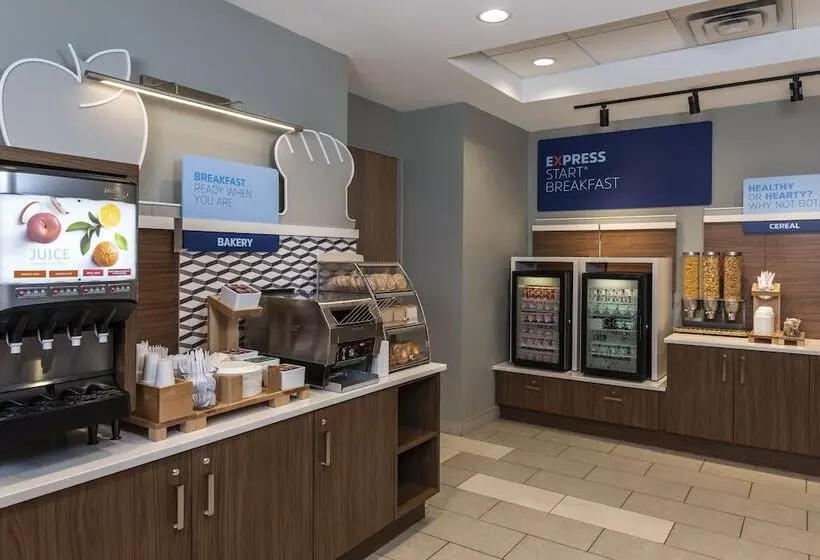 ホテル Holiday Inn Express Toronto Downtown, An Ihg