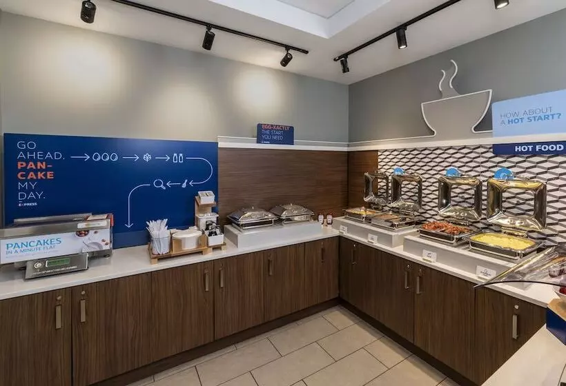 ホテル Holiday Inn Express Toronto Downtown, An Ihg