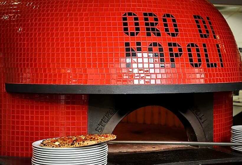 Hotel Holiday Inn Express Toronto Downtown, An Ihg