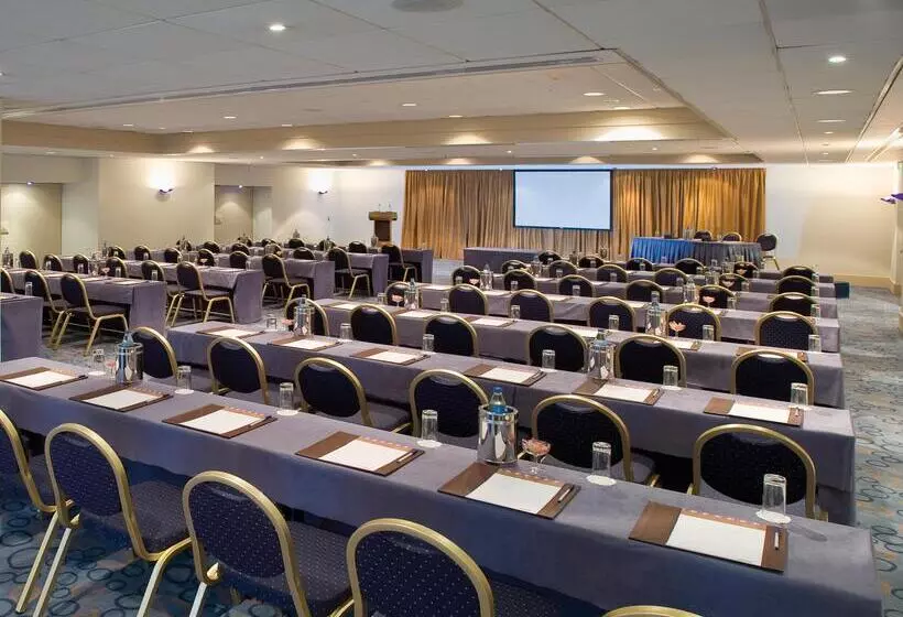 فندق Mediterranean Beach