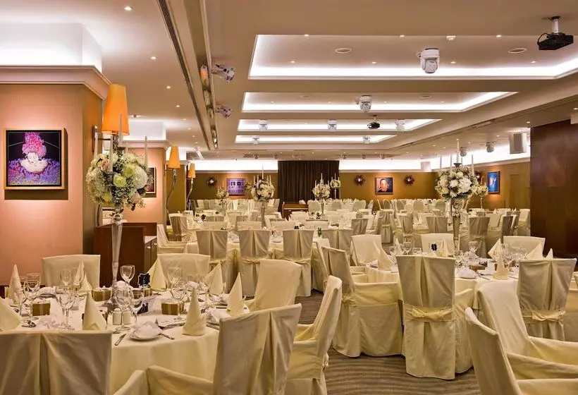 فندق Mediterranean Beach