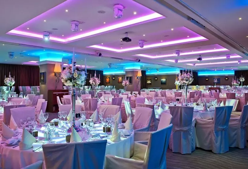 فندق Mediterranean Beach