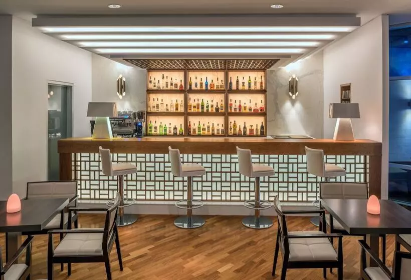 فندق Mediterranean Beach