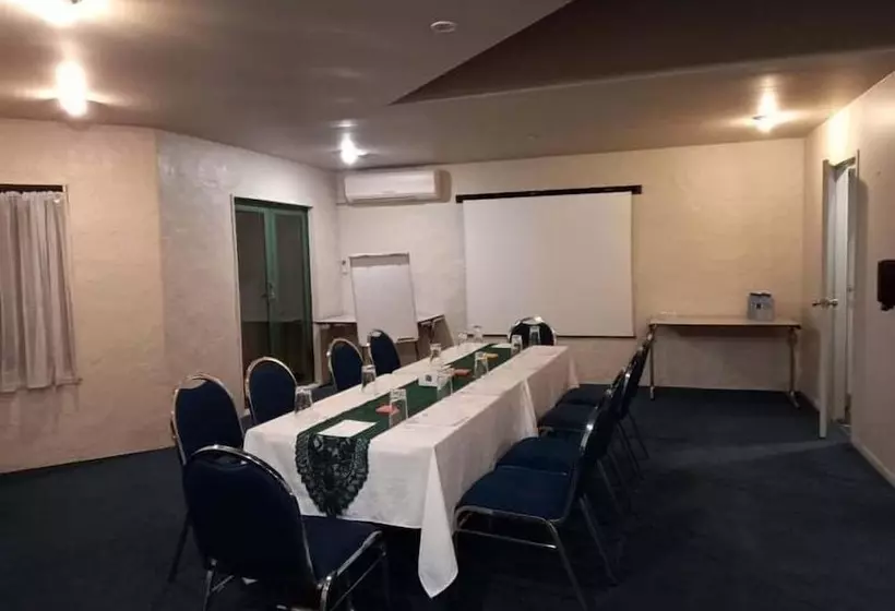 호텔 Parklane Motor Lodge