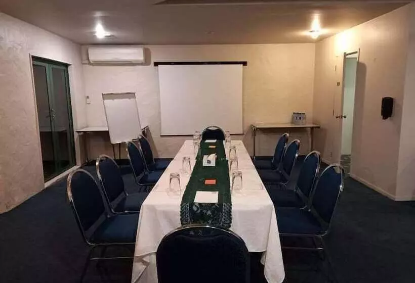 호텔 Parklane Motor Lodge