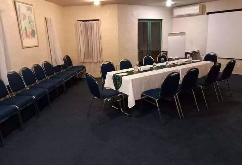 호텔 Parklane Motor Lodge