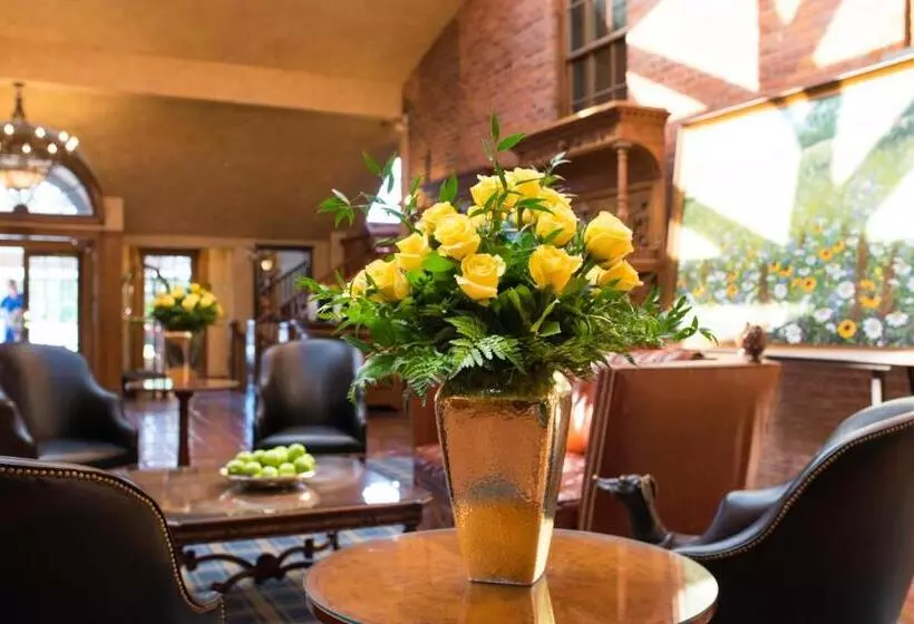 هتل Pillar And Post Inn & Spa