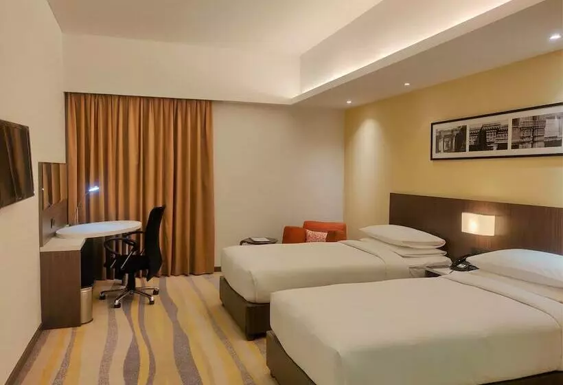 ホテル Fairfield By Marriott Ahmedabad