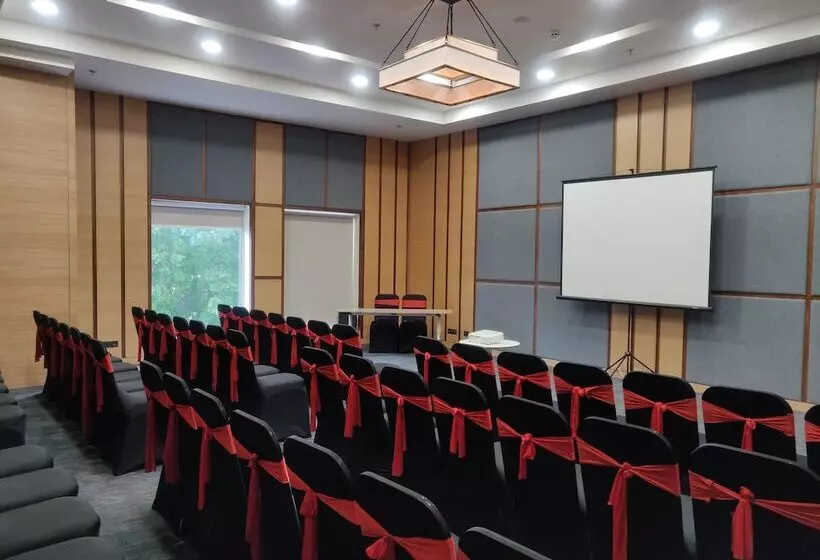 ホテル Fairfield By Marriott Ahmedabad