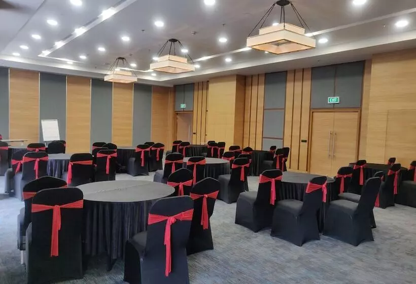 ホテル Fairfield By Marriott Ahmedabad
