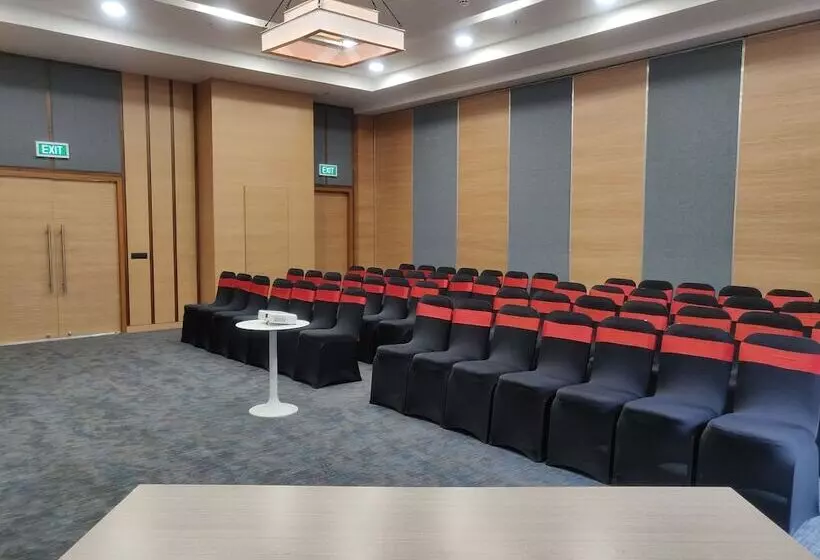 ホテル Fairfield By Marriott Ahmedabad