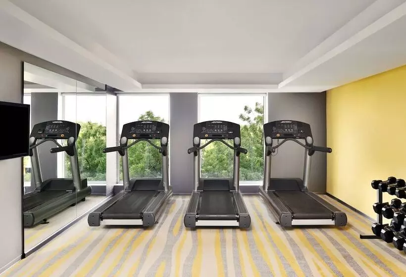 ホテル Fairfield By Marriott Ahmedabad