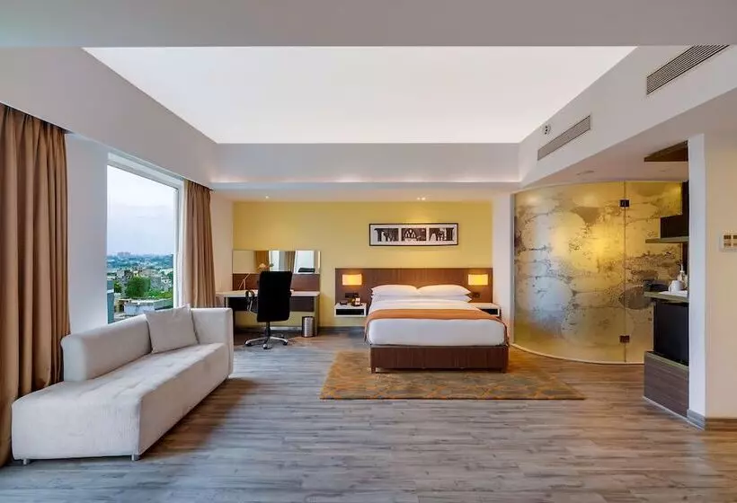 ホテル Fairfield By Marriott Ahmedabad