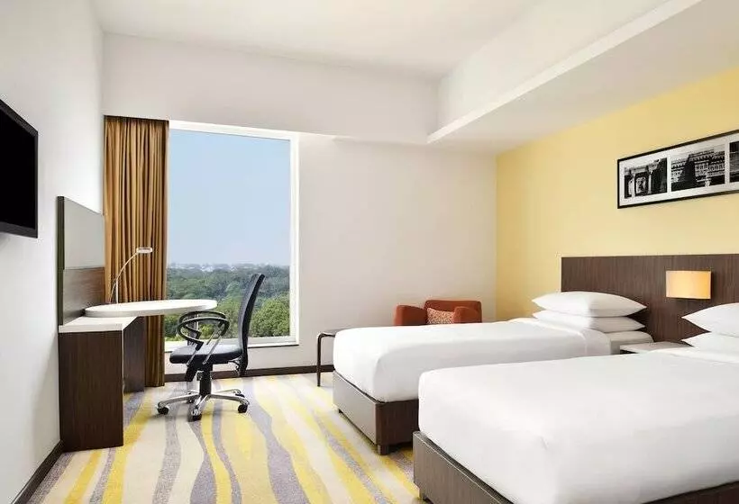 ホテル Fairfield By Marriott Ahmedabad