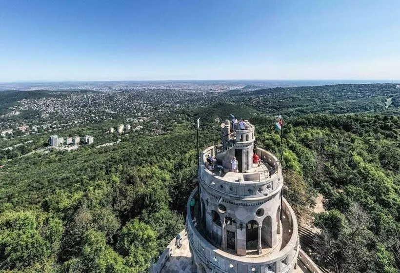 هتل Petneházy Apart