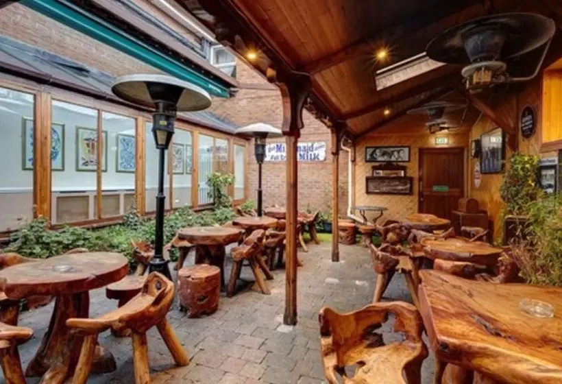 בית מלון כפרי Uppercross House