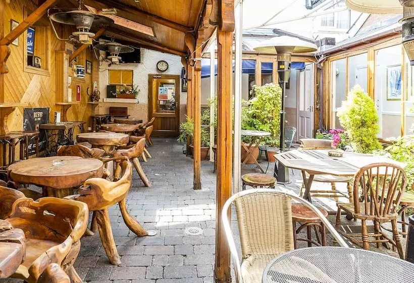 בית מלון כפרי Uppercross House