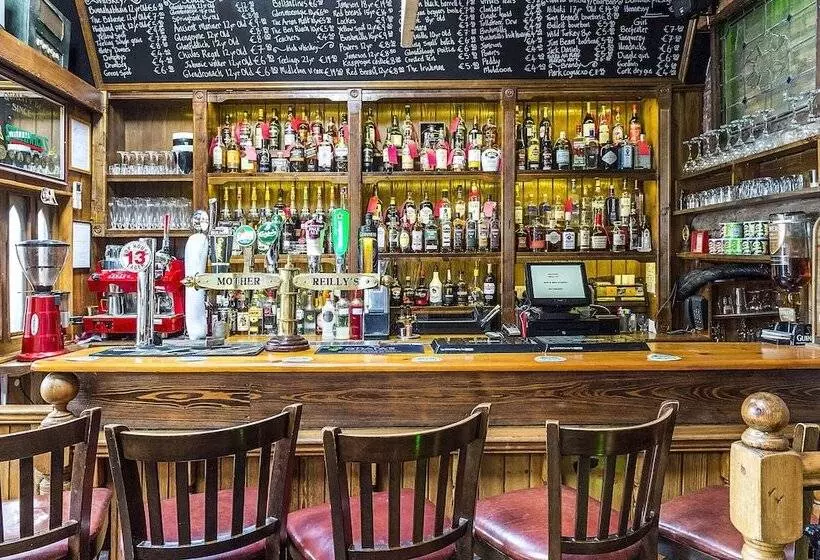 בית מלון כפרי Uppercross House