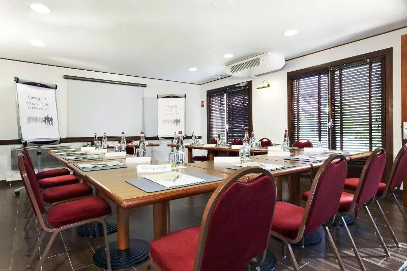 Отель Campanile Béthune Fouquières Les Béthune