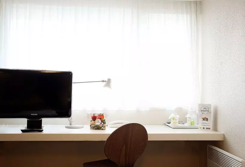 Отель Campanile Evry Est Saint Germain Les Corbeil