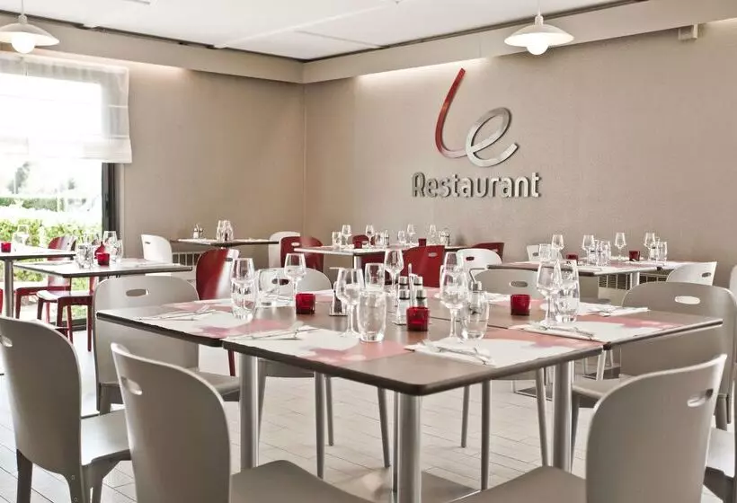 Отель Campanile Evry Est Saint Germain Les Corbeil