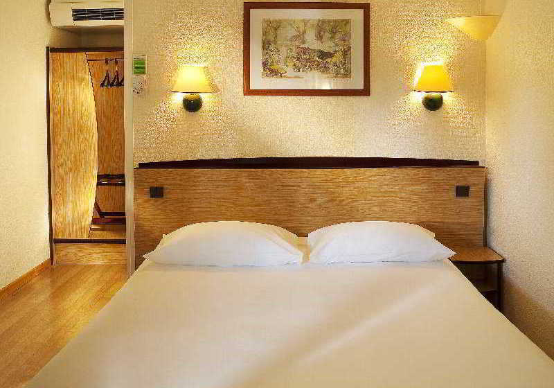 فندق Campanile Lourdes