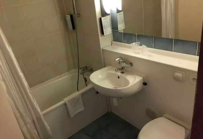 Отель Campanile Maubeuge