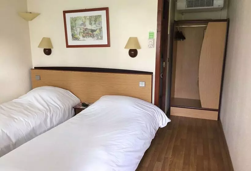 Отель Campanile Maubeuge