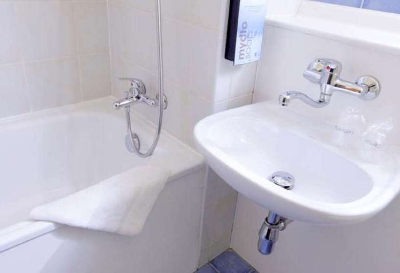 فندق Campanile Maubeuge