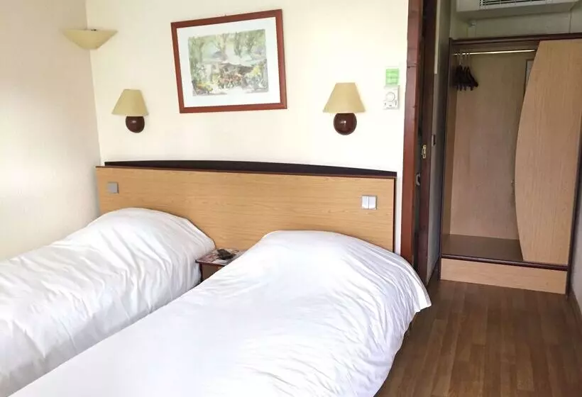 Отель Campanile Maubeuge