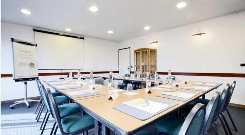 فندق Campanile Maubeuge