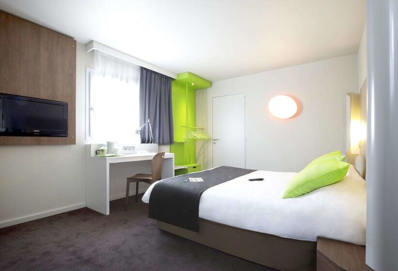 هتل Campanile Saint Germain En Laye