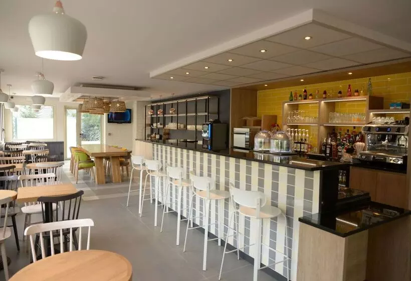 בית מלון כפרי Campanile Sete  Balaruc