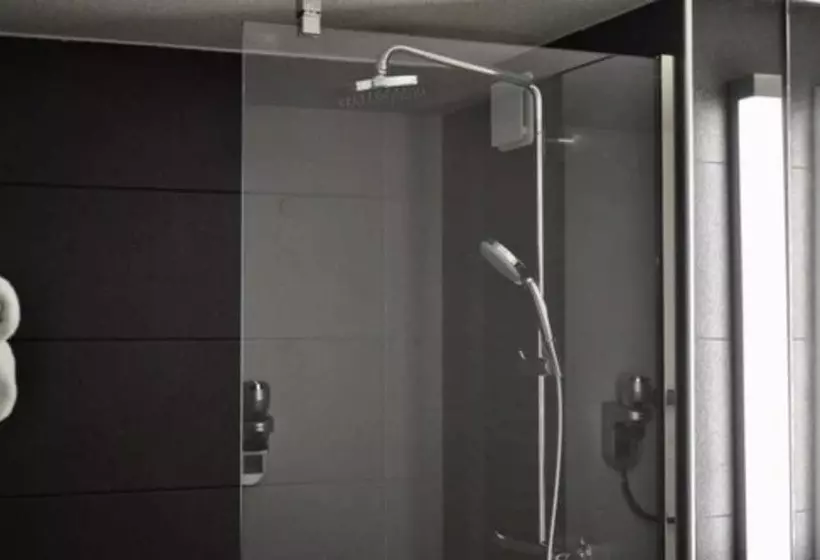 בית מלון כפרי Campanile Sete  Balaruc