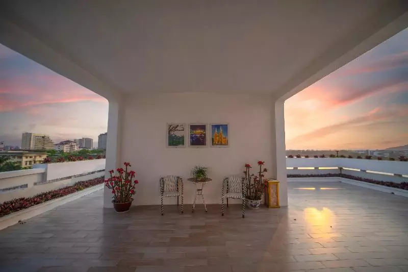 Century Riverside Hotel Hue