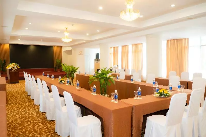 Century Riverside Hotel Hue