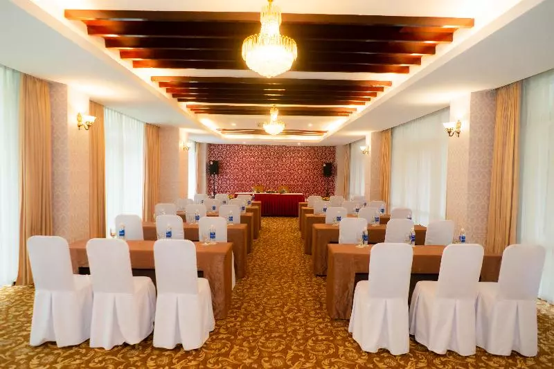 Century Riverside Hotel Hue