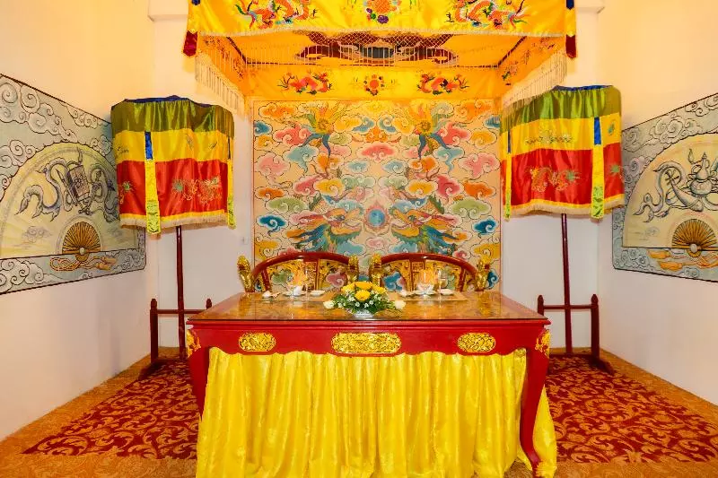 Century Riverside Hotel Hue